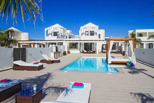 Playa Blanca Villa Sleeps 6 Pool Air Con Wifi