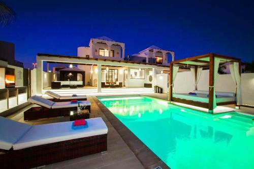 Playa Blanca Villa Sleeps 6 Pool Air Con Wifi