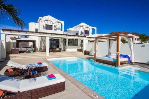 Playa Blanca Villa Sleeps 6 Pool Air Con Wifi