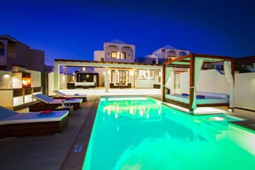 Playa Blanca Villa Sleeps 6 Pool Air Con Wifi