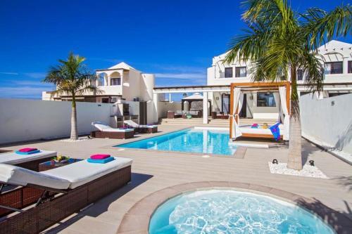 Playa Blanca Villa Sleeps 6 Pool Air Con Wifi