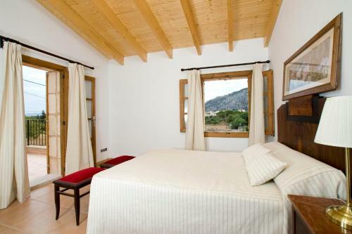 Pollenca Villa Sleeps 5 Pool Wifi