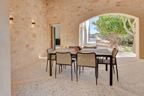 Portocolom Villa Sleeps 6 Pool Air Con Wifi