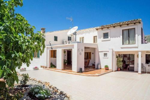 Port De Pollenca Villa Sleeps 6 Pool Air Con Wifi