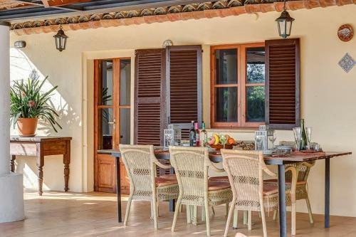 Port De Pollenca Villa Sleeps 6 Pool Air Con Wifi
