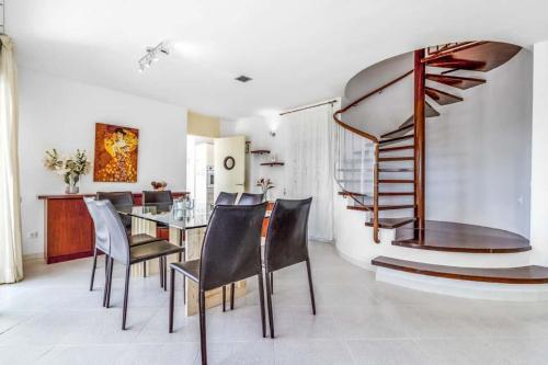 Port De Pollenca Villa Sleeps 8 Pool Air Con Wifi