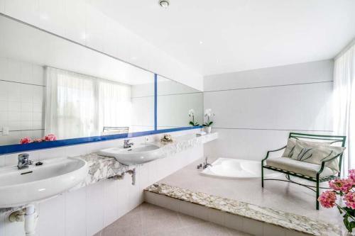 Port De Pollenca Villa Sleeps 8 Pool Air Con Wifi