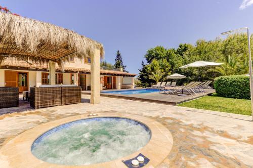 Port De Pollenca Villa Sleeps 10 Pool Air Con Wifi