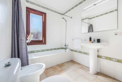 Port De Pollenca Villa Sleeps 8 Pool Air Con Wifi
