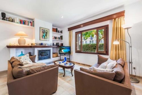 Port De Pollenca Villa Sleeps 8 Pool Air Con Wifi