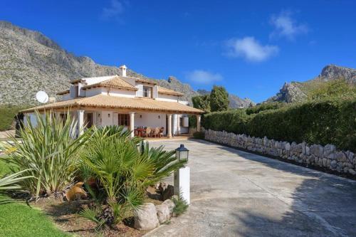 Port De Pollenca Villa Sleeps 6 Pool Air Con Wifi