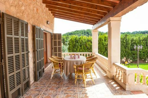 S'horta Villa Sleeps 10 Pool Air Con Wifi