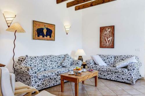 S'horta Villa Sleeps 10 Pool Air Con Wifi