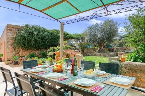 S'horta Villa Sleeps 10 Pool Air Con Wifi