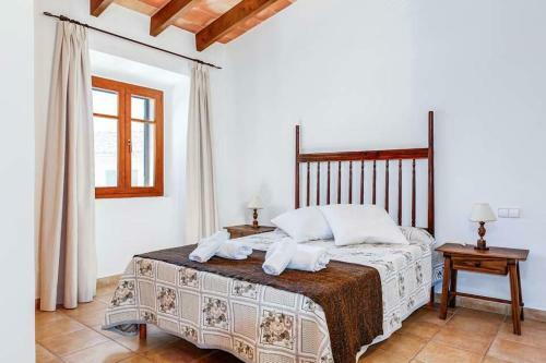 S'horta Villa Sleeps 10 Pool Air Con Wifi
