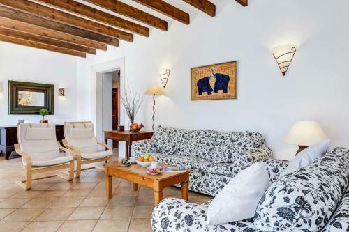 S'horta Villa Sleeps 10 Pool Air Con Wifi