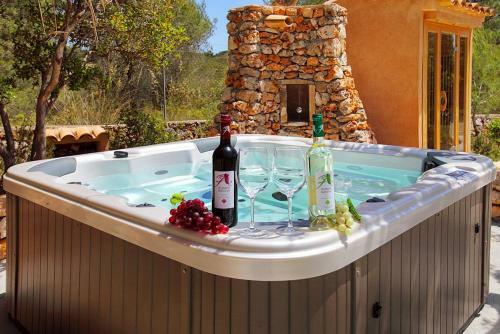 S'horta Villa Sleeps 10 Pool Air Con Wifi