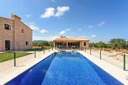 S'horta Villa Sleeps 8 Pool Air Con Wifi