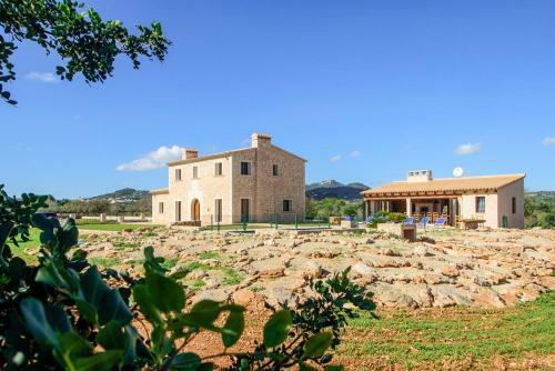 S'horta Villa Sleeps 8 Pool Air Con Wifi