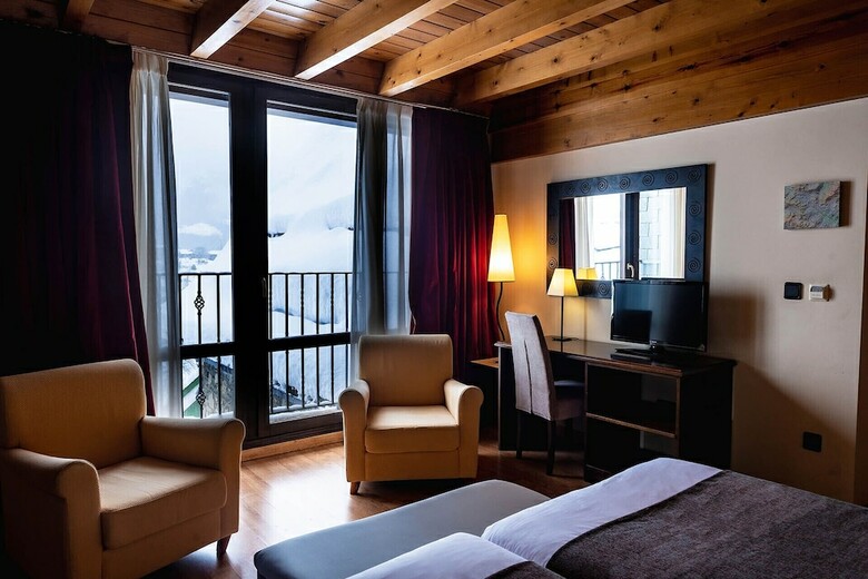 Hotel Valle De Izas