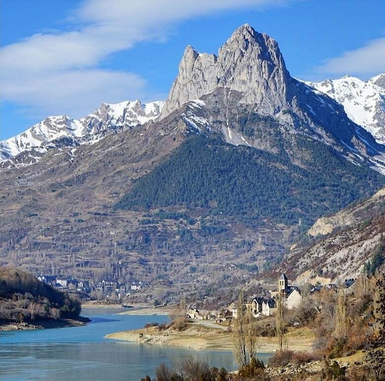 Hotel Valle De Izas