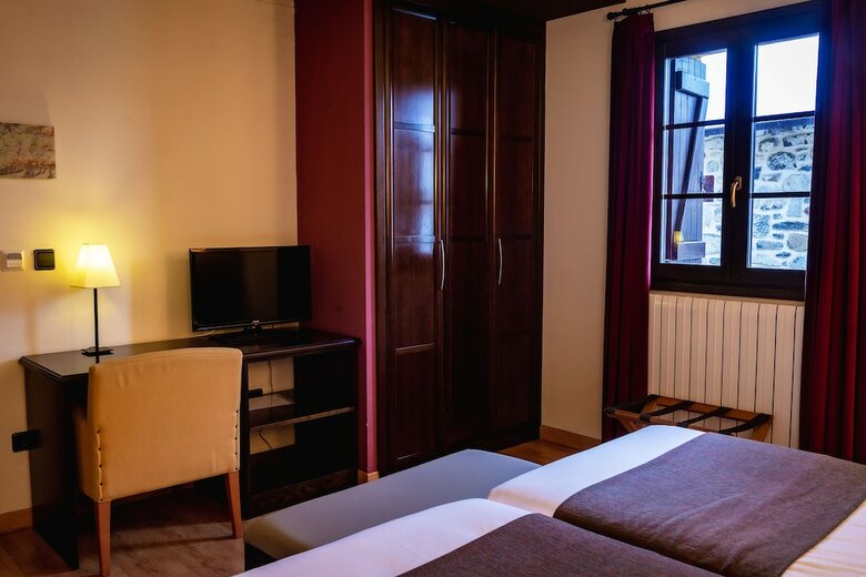 Hotel Valle De Izas