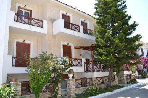 Hostal Rania Beach