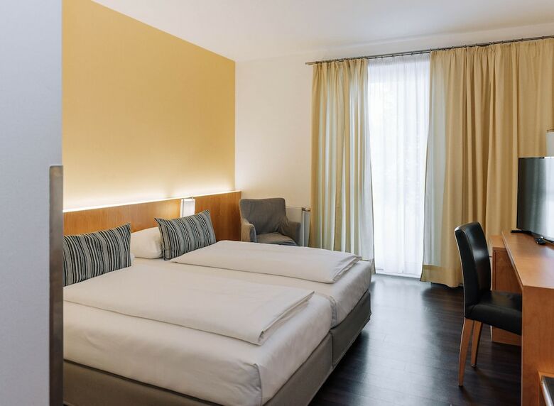 Airport Boutiquehotel Hein