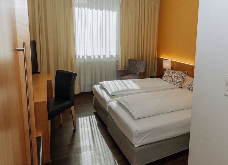 Airport Boutiquehotel Hein