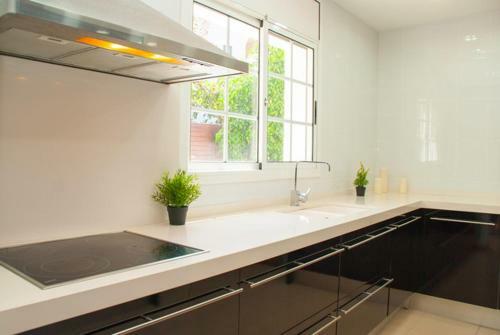 Segur De Calafell Villa Sleeps 8 Pool Air Con Wifi