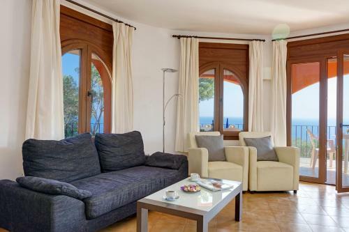 Tamariu Villa Sleeps 8 Pool