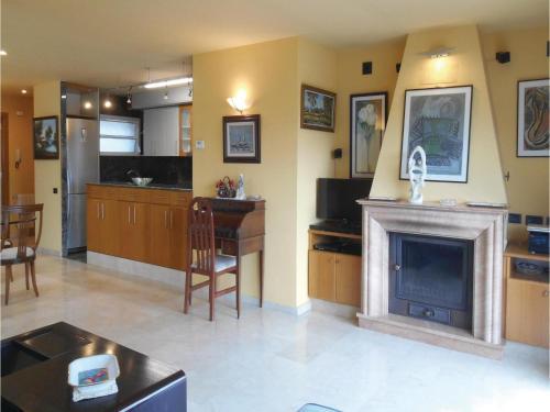 Four-bedroom Holiday Home In Tossa De Mar