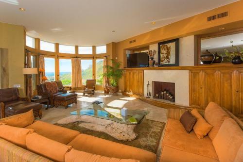 7 Br Home For 18 With Ocean Views, Villa Las Flores