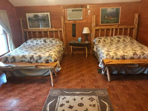 Hotel Twin Elm Guest Ranch And 2e Rv Resort