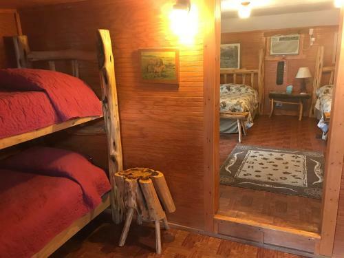 Hotel Twin Elm Guest Ranch And 2e Rv Resort