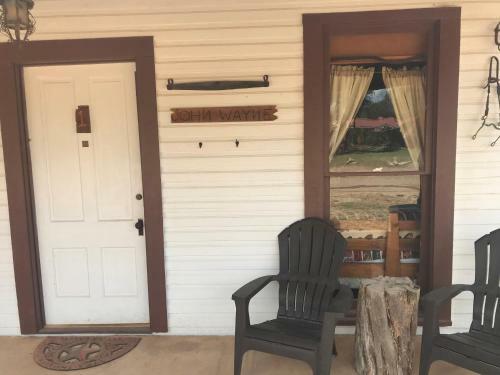 Hotel Twin Elm Guest Ranch And 2e Rv Resort