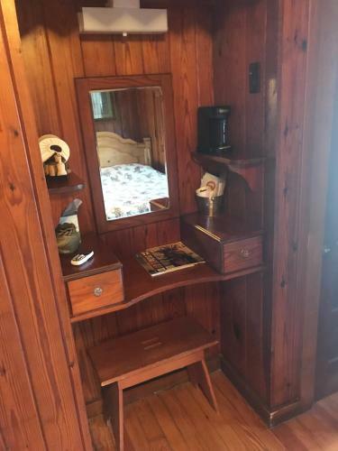 Hotel Twin Elm Guest Ranch And 2e Rv Resort