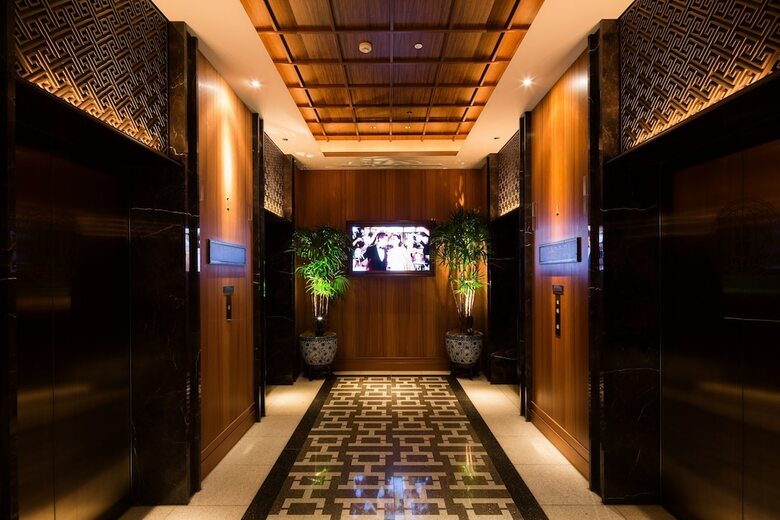 Oriental Hotel
