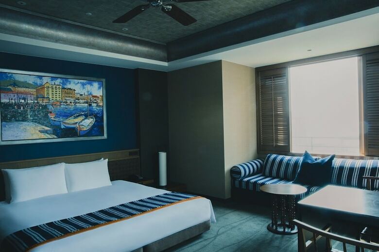 Oriental Hotel
