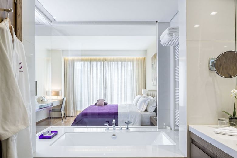 O Monot Hotel