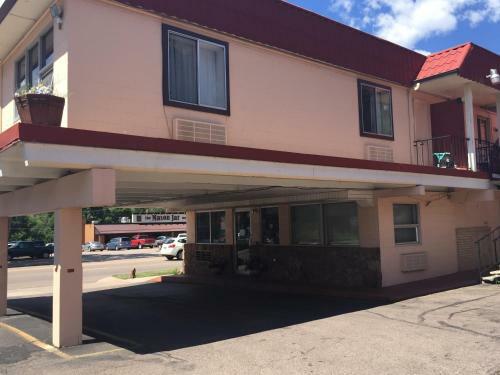 Garden Of The Gods Motel