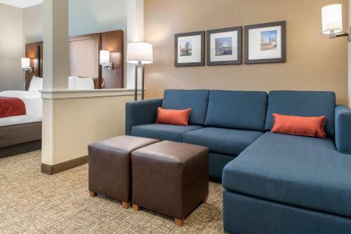 Hotel Comfort Suites Columbus Airport