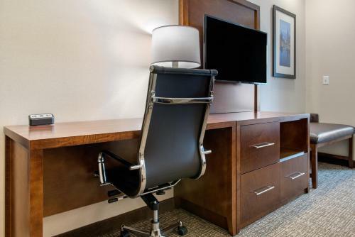 Hotel Comfort Suites Columbus Airport
