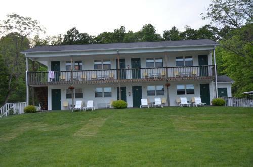 Lake View Motel