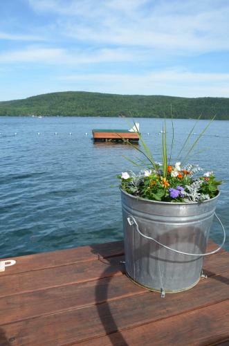 Lake View Motel