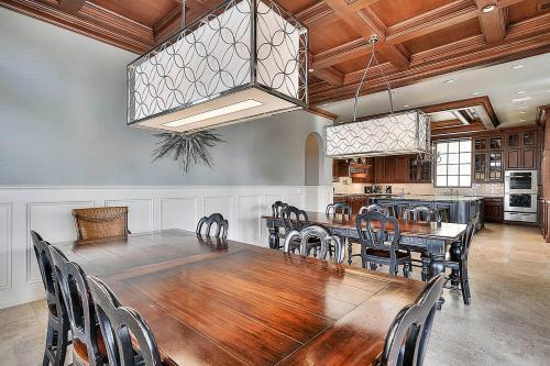 Gigglin Marlin Home