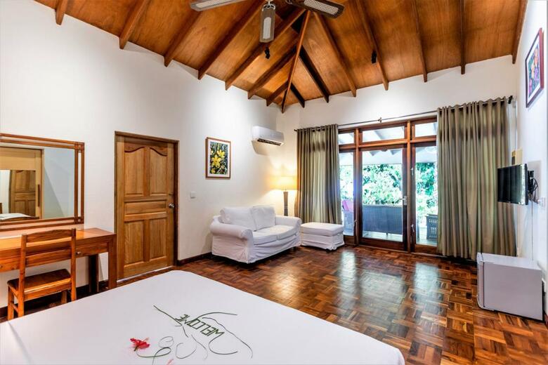 Hotel Reethi Beach Resort