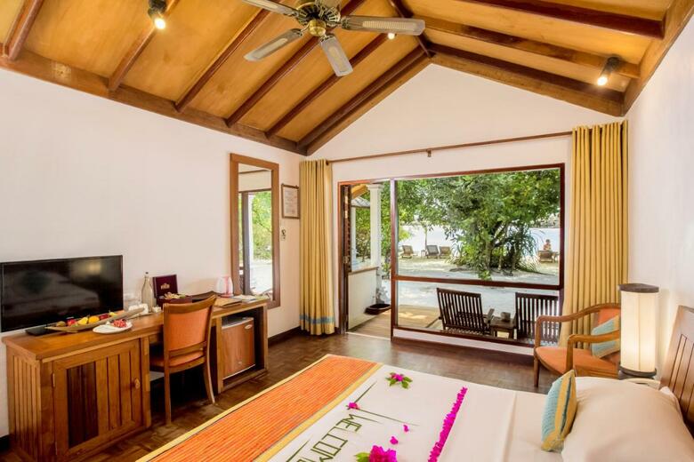 Hotel Reethi Beach Resort