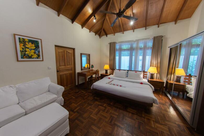Hotel Reethi Beach Resort
