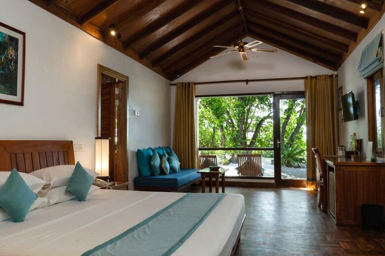 Hotel Reethi Beach Resort
